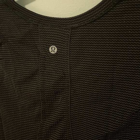 SILVERESCENT Lululemon Athletic Shirt - Picture 2 of 4